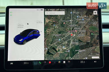 Седан Tesla Model 3 2021 в 