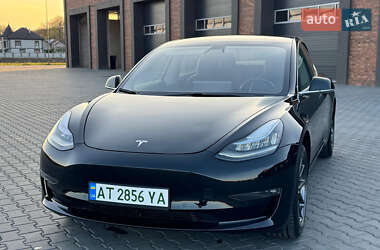 Седан Tesla Model 3 2019 в 
