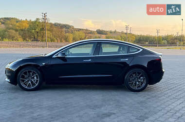 Седан Tesla Model 3 2019 в 