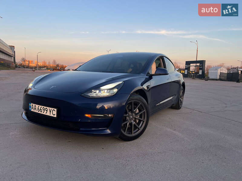 Tesla Model 3 2022