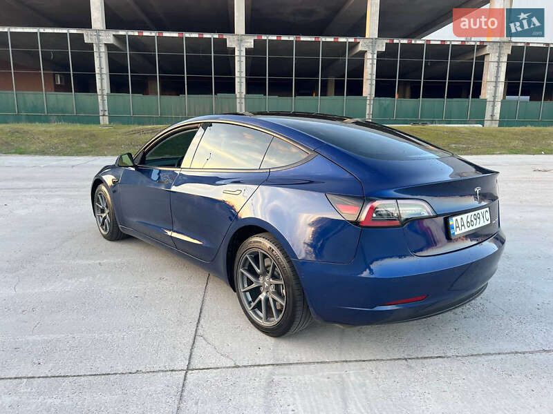 Седан Tesla Model 3 2022 в Києві