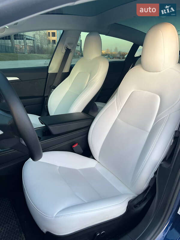 Седан Tesla Model 3 2022 в Києві