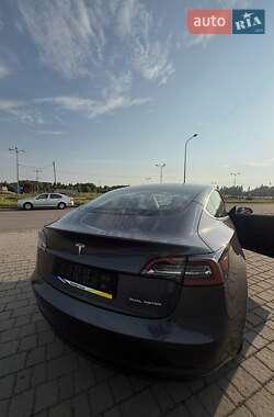 Седан Tesla Model 3 2019 в 