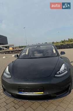 Седан Tesla Model 3 2019 в 
