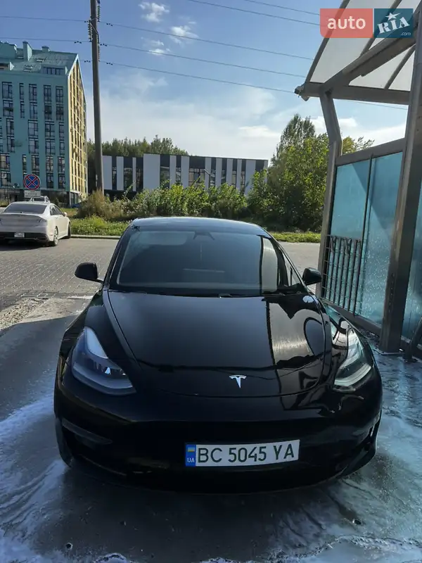 Tesla Model 3 2021