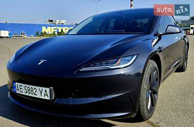 Седан Tesla Model 3 2024 в Дніпрі