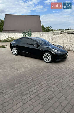 Седан Tesla Model 3 2022 в 