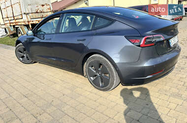 Седан Tesla Model 3 2021 в 