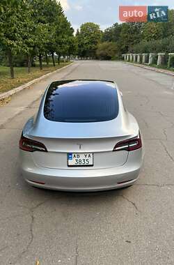 Седан Tesla Model 3 2018 в 