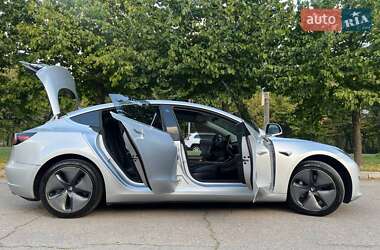 Седан Tesla Model 3 2018 в 