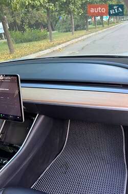 Седан Tesla Model 3 2018 в 