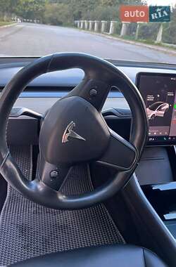 Седан Tesla Model 3 2018 в 