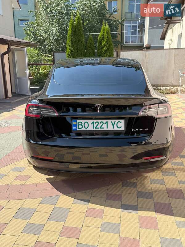 Седан Tesla Model 3 2022 в Тернополе