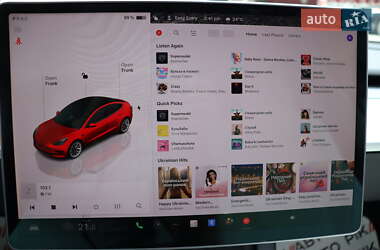 Седан Tesla Model 3 2022 в 