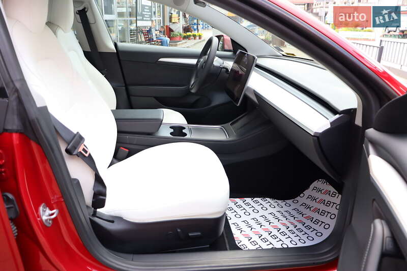 Седан Tesla Model 3 2022 в Львове фото 31 Седан Tesla Model 3 2022 в Львове