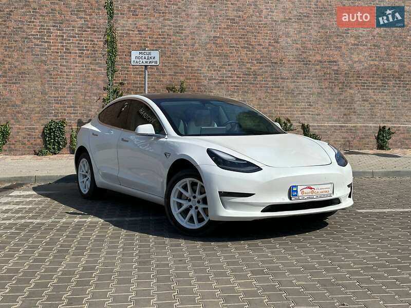 Седан Tesla Model 3 2019 в Одессе