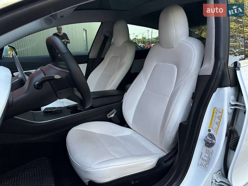 Седан Tesla Model 3 2019 в Одессе