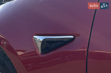 Седан Tesla Model 3 2020 в 
