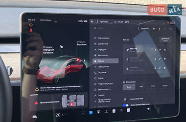 Седан Tesla Model 3 2020 в 