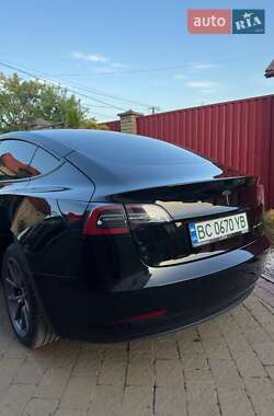 Седан Tesla Model 3 2021 в 