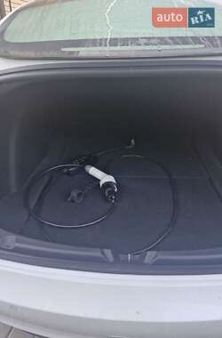 Седан Tesla Model 3 2020 в 