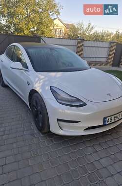 Седан Tesla Model 3 2020 в 