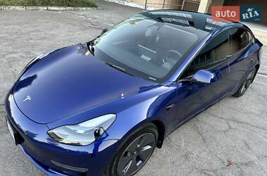 Седан Tesla Model 3 2022 в 