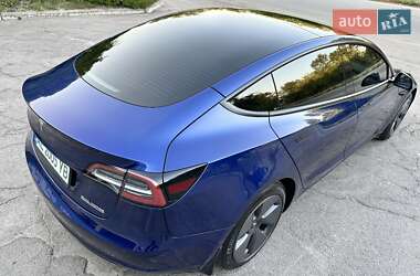 Седан Tesla Model 3 2022 в 