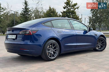Седан Tesla Model 3 2021 в 