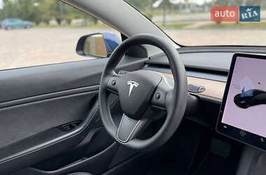 Седан Tesla Model 3 2021 в 