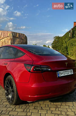 Седан Tesla Model 3 2022 в 