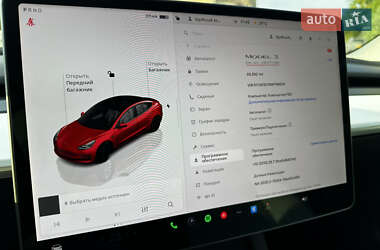 Седан Tesla Model 3 2022 в 