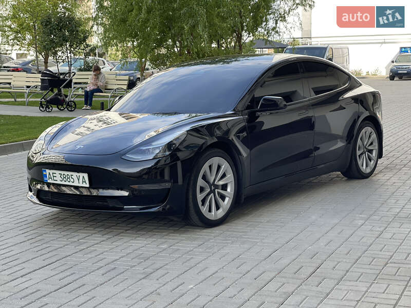 Седан Tesla Model 3 2022 в Днепре