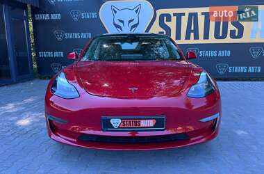 Седан Tesla Model 3 2022 в 