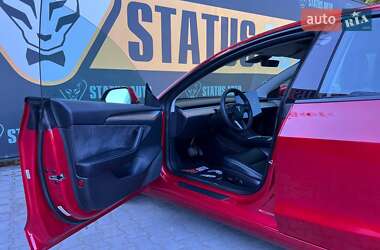Седан Tesla Model 3 2022 в 