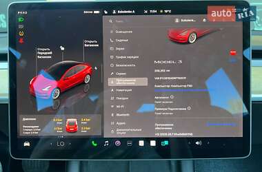 Седан Tesla Model 3 2022 в 