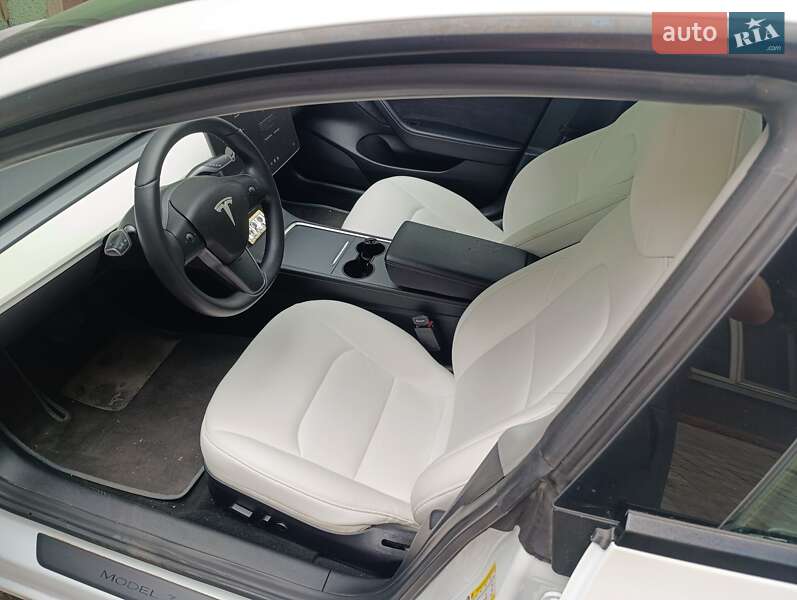 Седан Tesla Model 3 2021 в Одессе