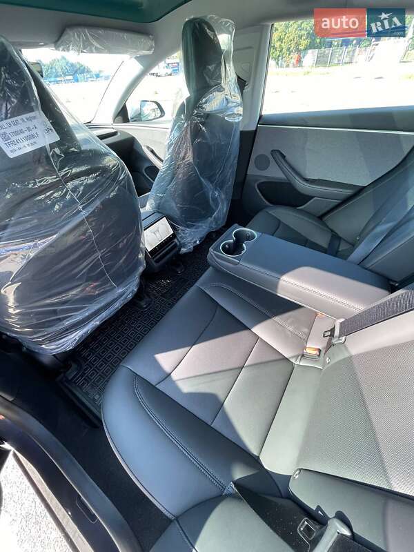 Седан Tesla Model 3 2024 в Киеве