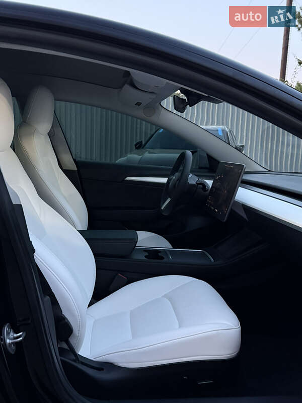 Седан Tesla Model 3 2021 в Луцке
