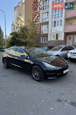 Седан Tesla Model 3 2019 в 