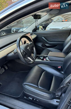 Седан Tesla Model 3 2019 в 