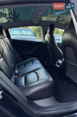 Седан Tesla Model 3 2019 в 