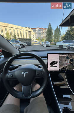 Седан Tesla Model 3 2019 в 