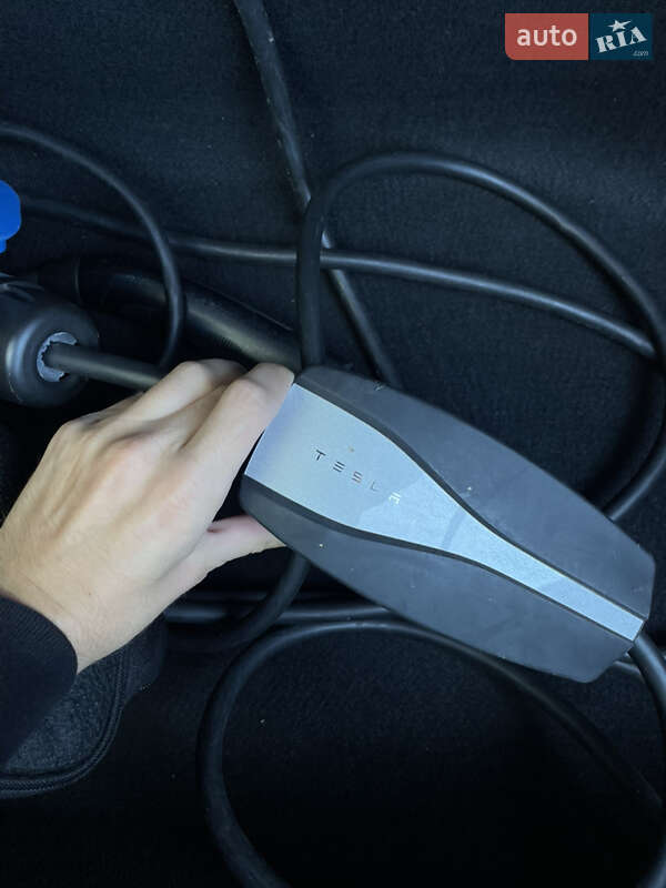 Седан Tesla Model 3 2019 в Киеве