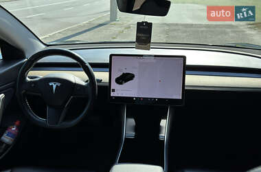 Седан Tesla Model 3 2018 в 