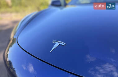 Седан Tesla Model 3 2021 в Киеве