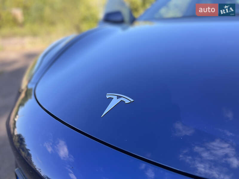 Седан Tesla Model 3 2021 в Києві