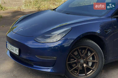 Седан Tesla Model 3 2021 в 
