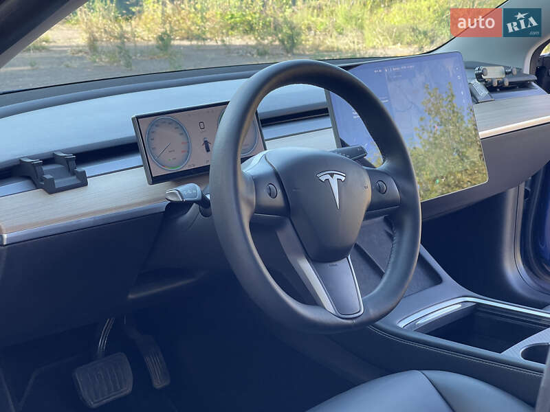 Седан Tesla Model 3 2021 в Києві