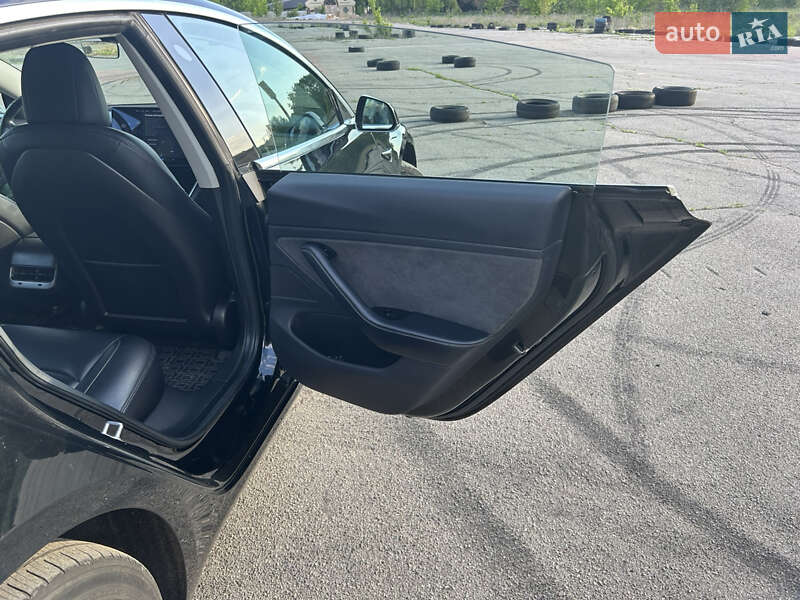 Седан Tesla Model 3 2018 в Києві фото 18 Седан Tesla Model 3 2018 в Києві